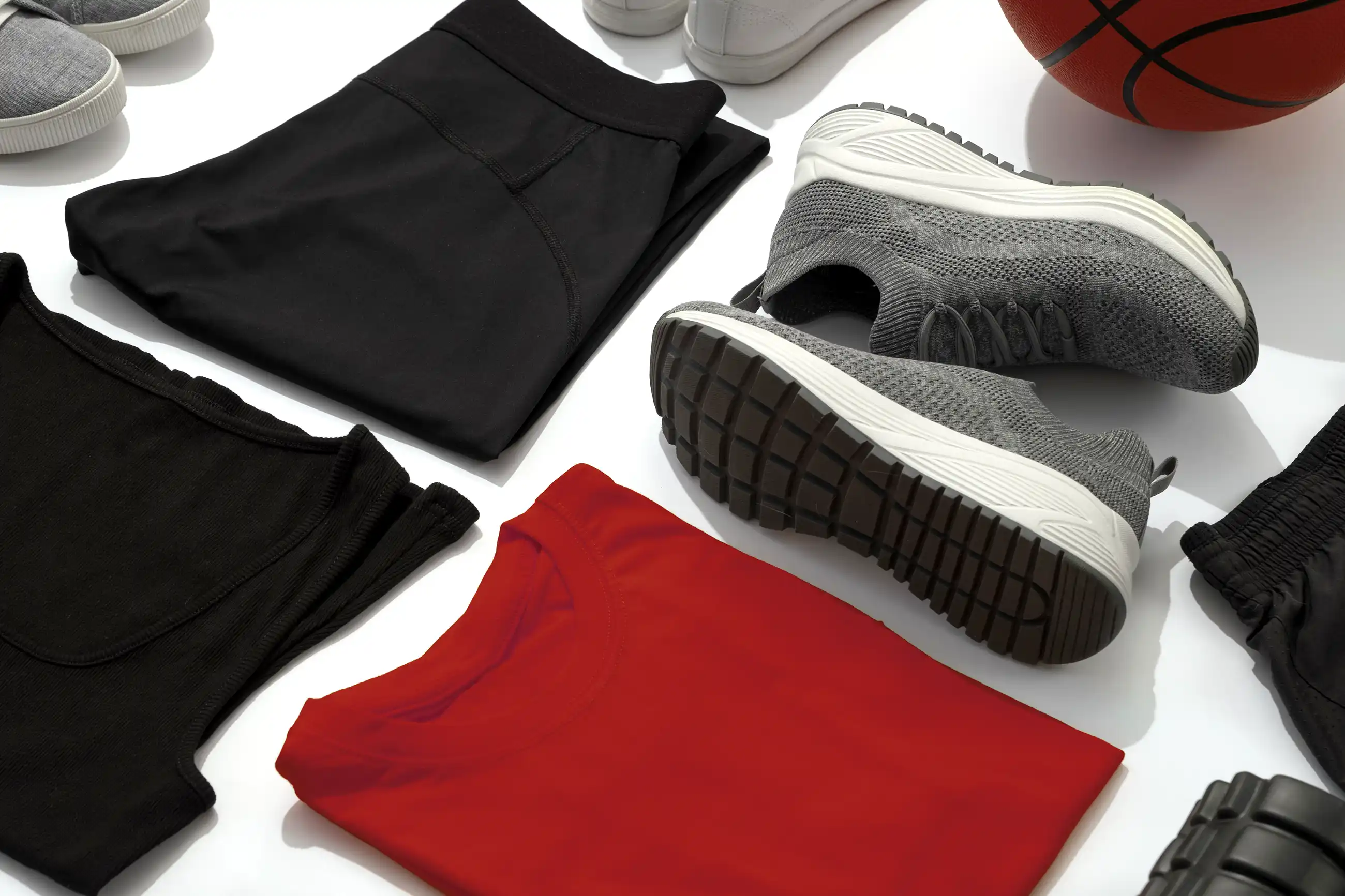 Productie, import si distributie articole de imbracaminte si incaltaminte